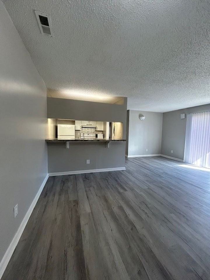 9505 University Terrace Dr - Photo 2 of 16