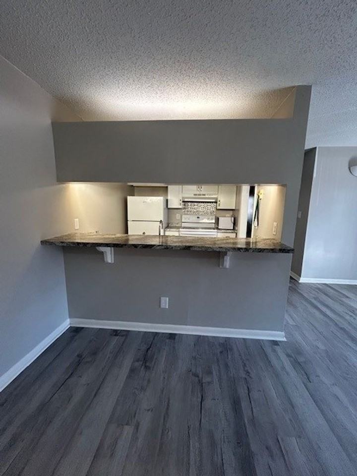 9505 University Terrace Dr - Photo 3 of 16