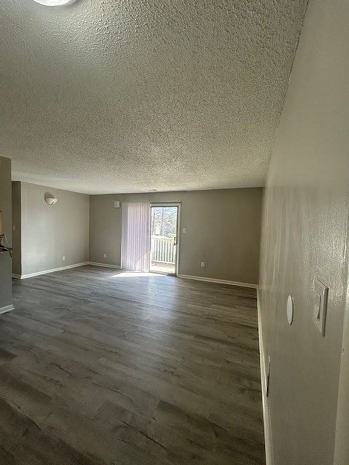 9505 University Terrace Dr - Photo 4 of 16