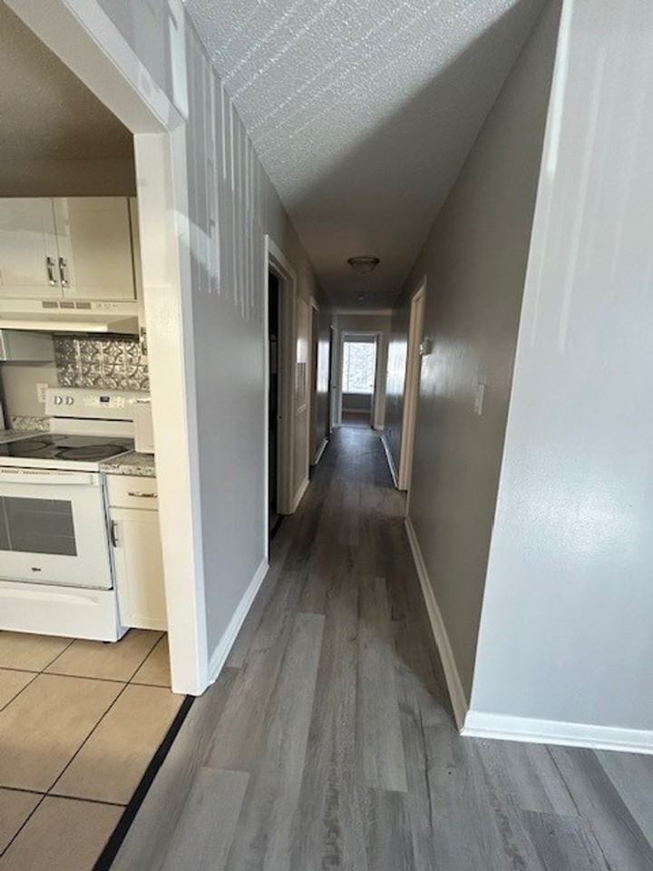 9505 University Terrace Dr - Photo 6 of 16