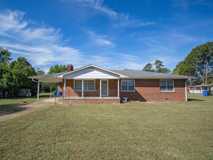 707 Hine St N - Photo 1 of 1