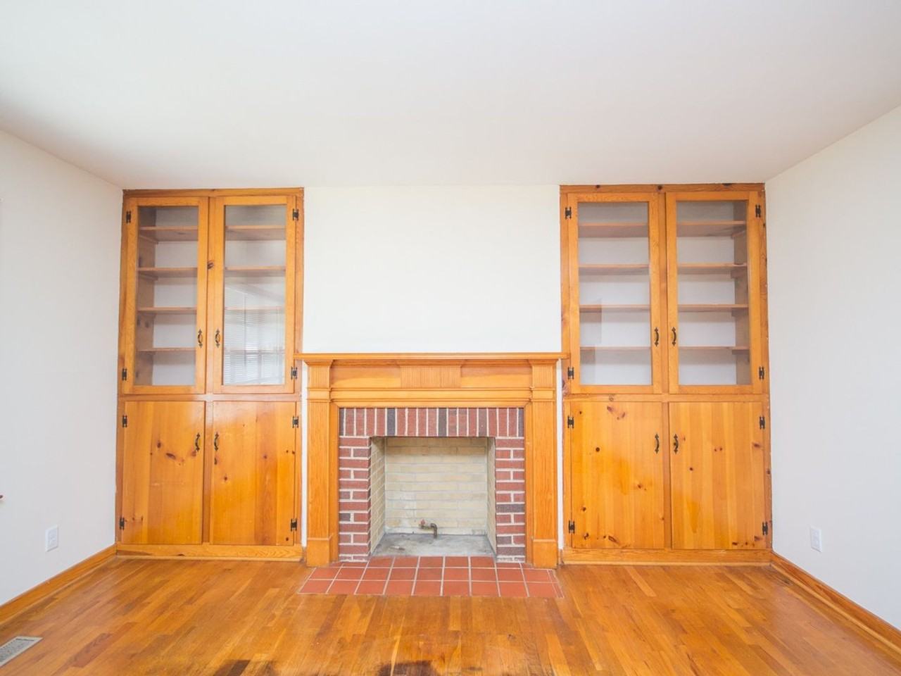 707 Hine St N - Photo 5 of 22