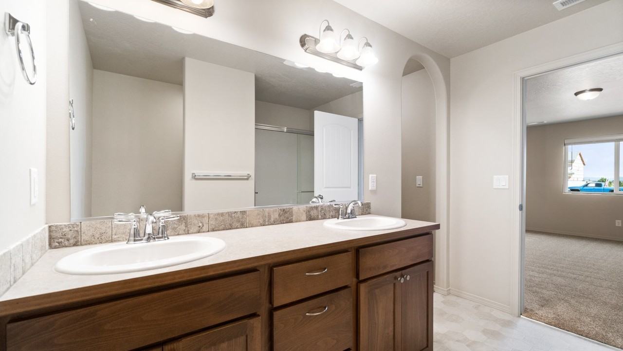 13110 W Tower Ave - Photo 2 of 23