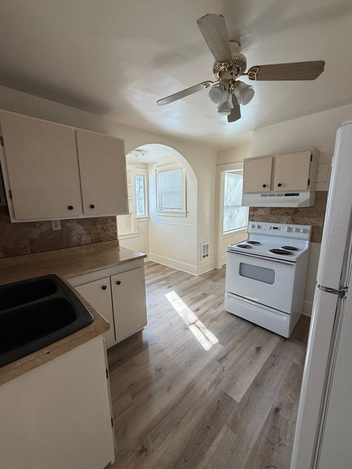 601 N 11th St - Photo 3 of 19