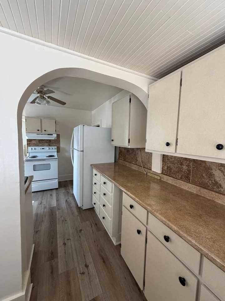 601 N 11th St - Photo 4 of 19