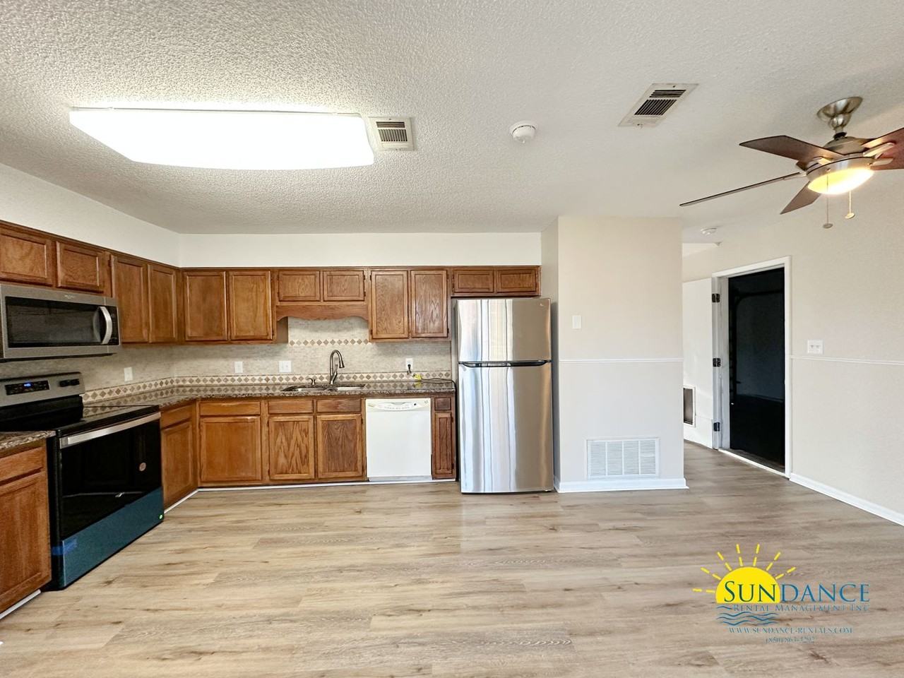 912 Rue De La Savoie - Photo 3 of 15