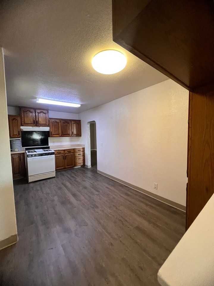 638 N O St - Photo 3 of 16