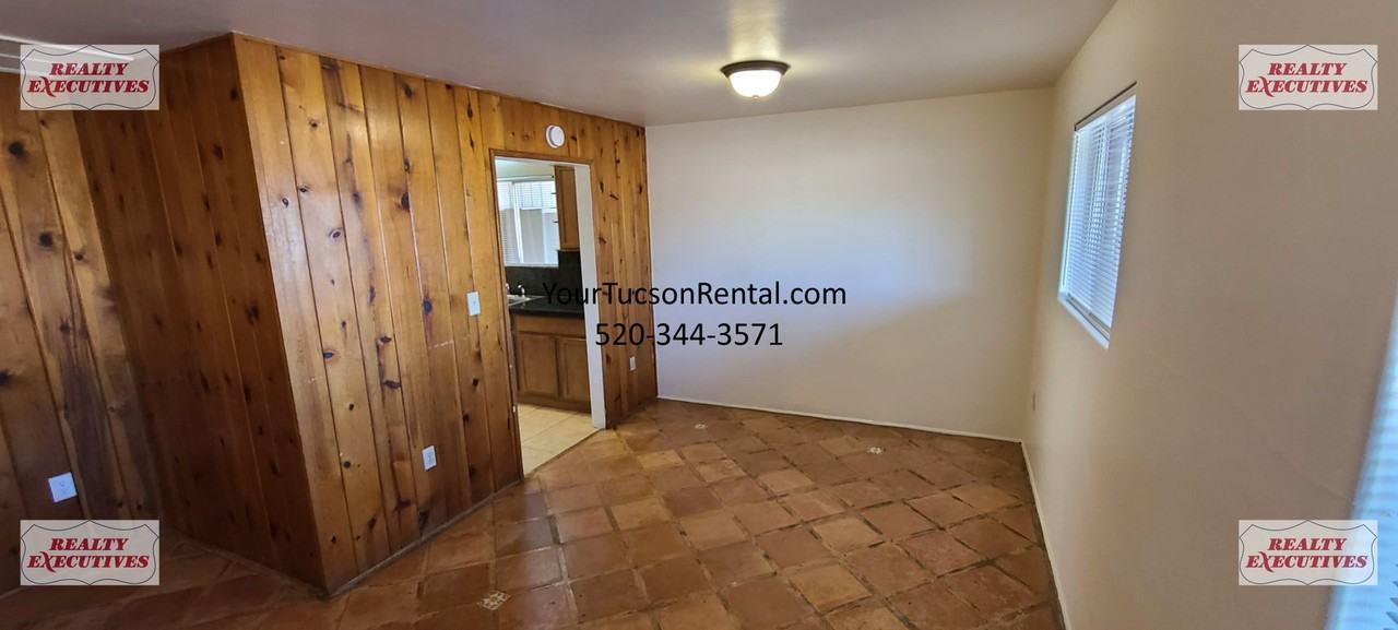 1965 W Spring St - Photo 5 of 38