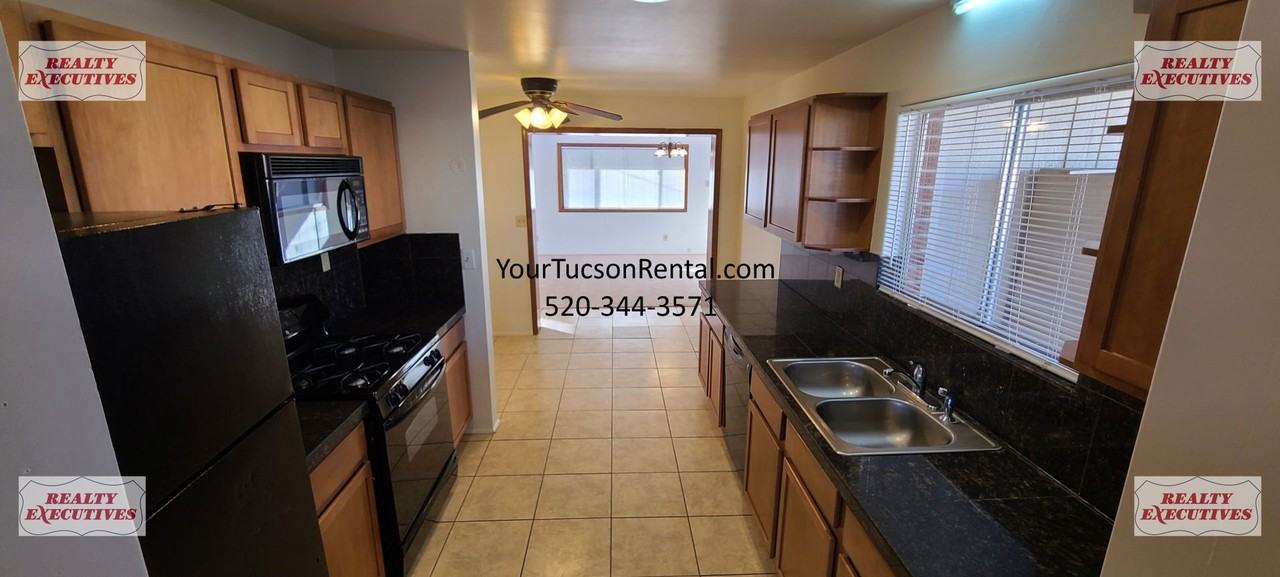 1965 W Spring St - Photo 7 of 38