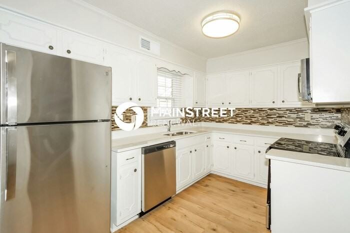 8018 Cross Village Dr - Photo 7 of 18