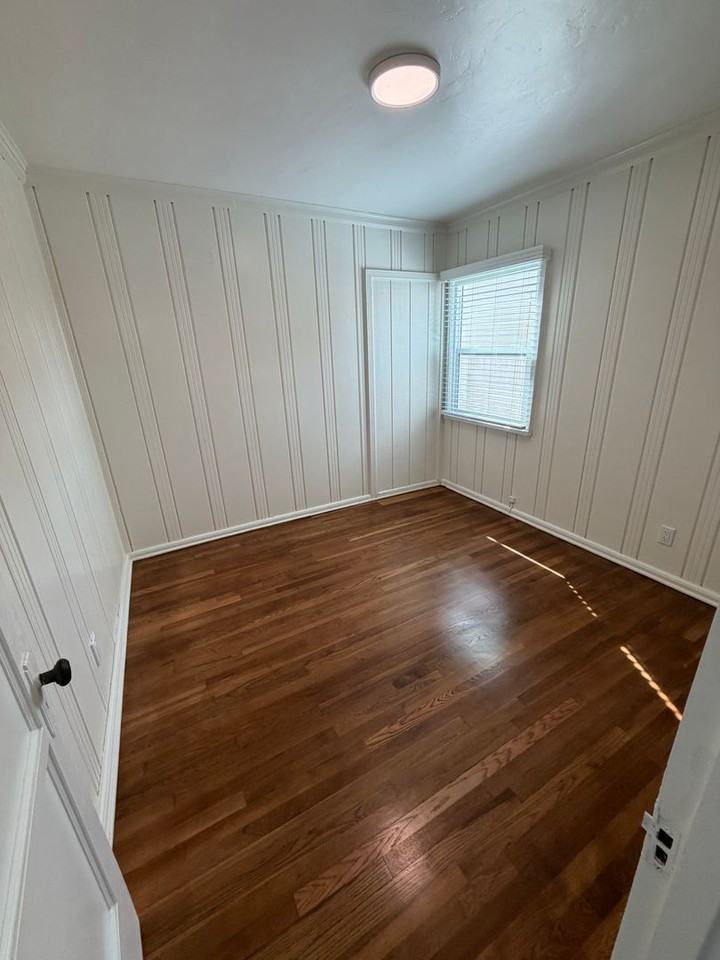 4832 Kansas St - Photo 5 of 8