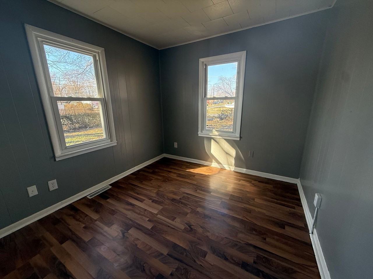 524 N Mahn Ave - Photo 6 of 12