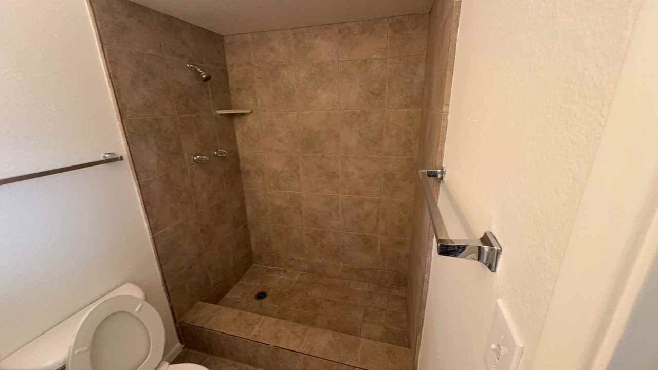 1321 E Jensen St - Photo 6 of 10