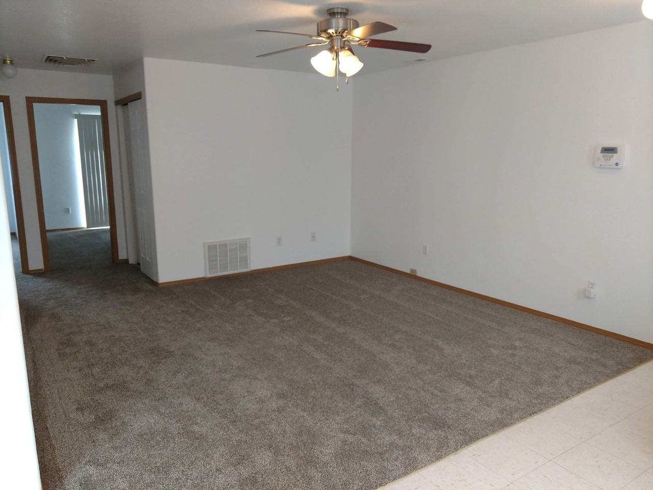 2816 Ontario St - Photo 2 of 12