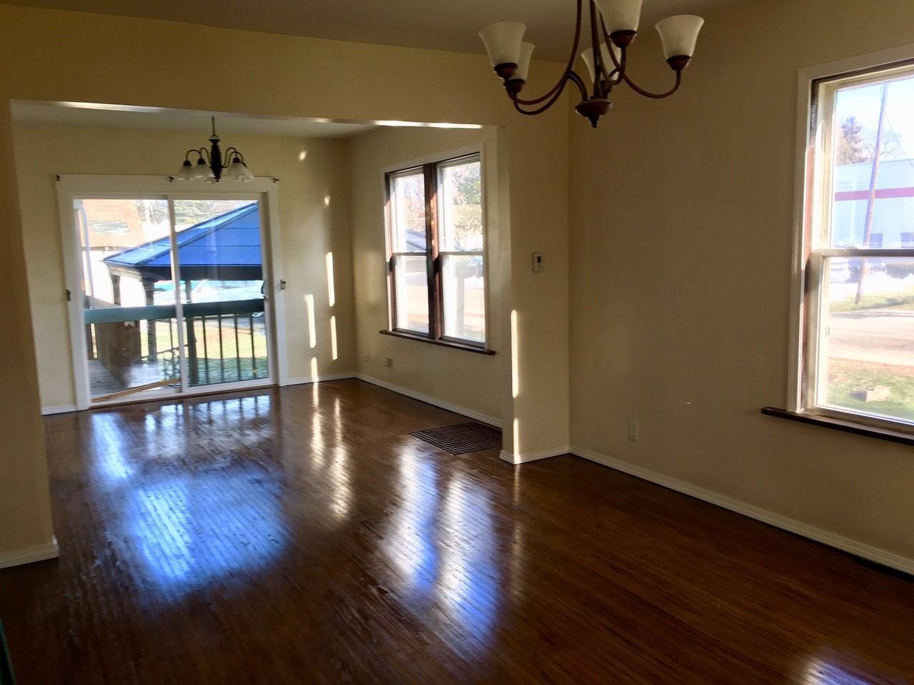 1101 Mcdonald Ave - Photo 5 of 15