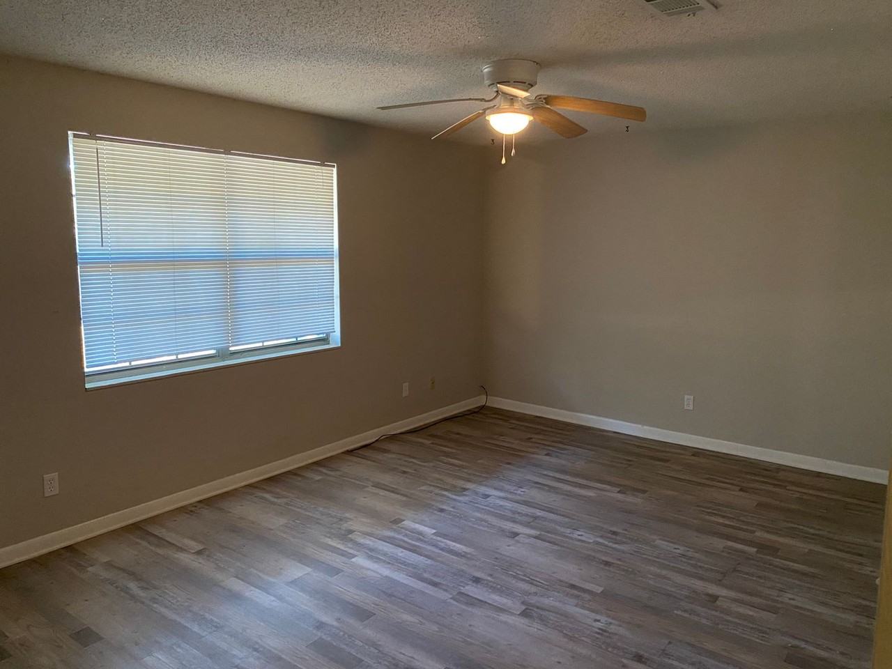 6005 Muldoon Rd - Photo 2 of 15