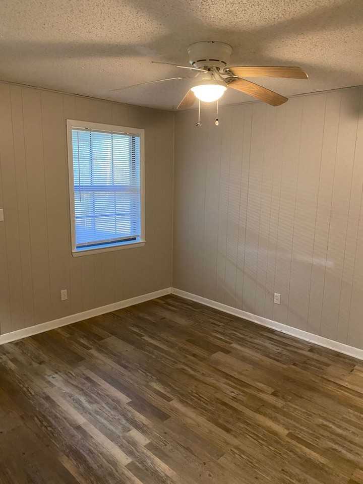 6005 Muldoon Rd - Photo 3 of 15
