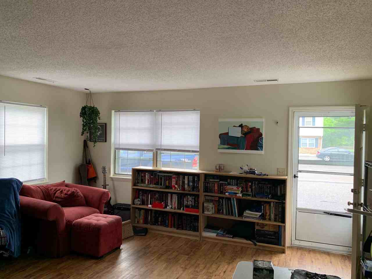 1198 Rosedale Dr - Photo 2 of 9