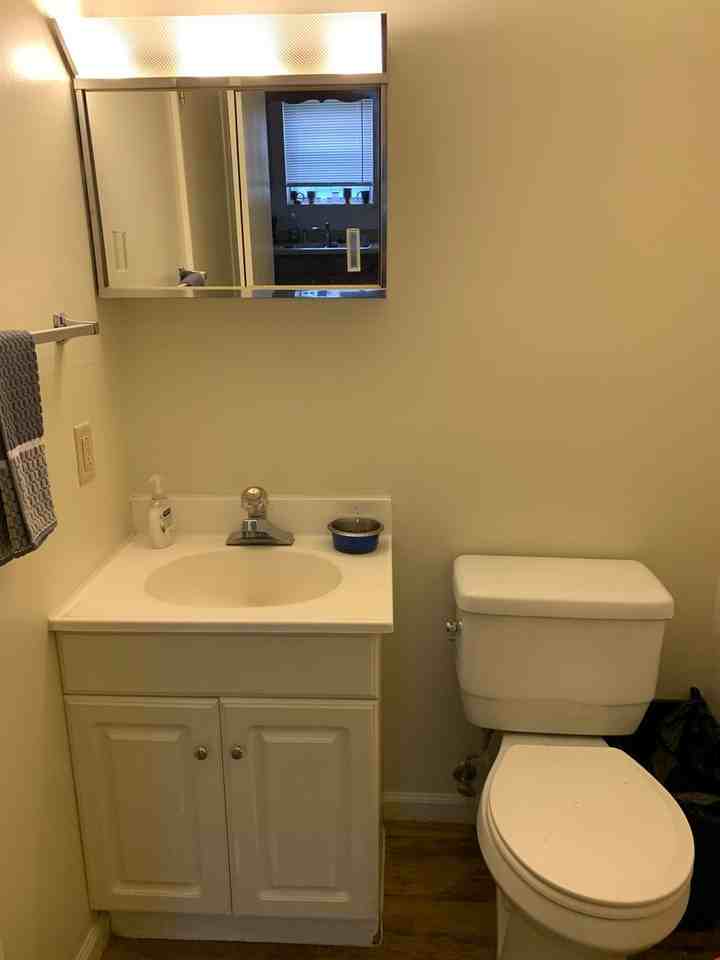 1198 Rosedale Dr - Photo 4 of 9