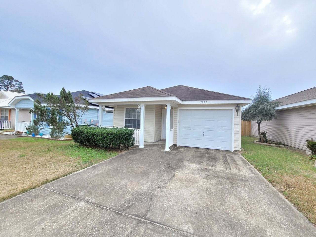 7802 Heirloom Dr - Photo 2 of 19