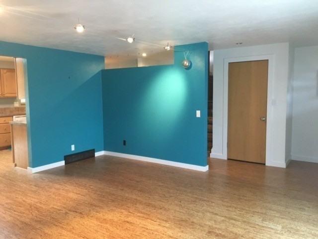 617 W 36th St - Photo 4 of 12