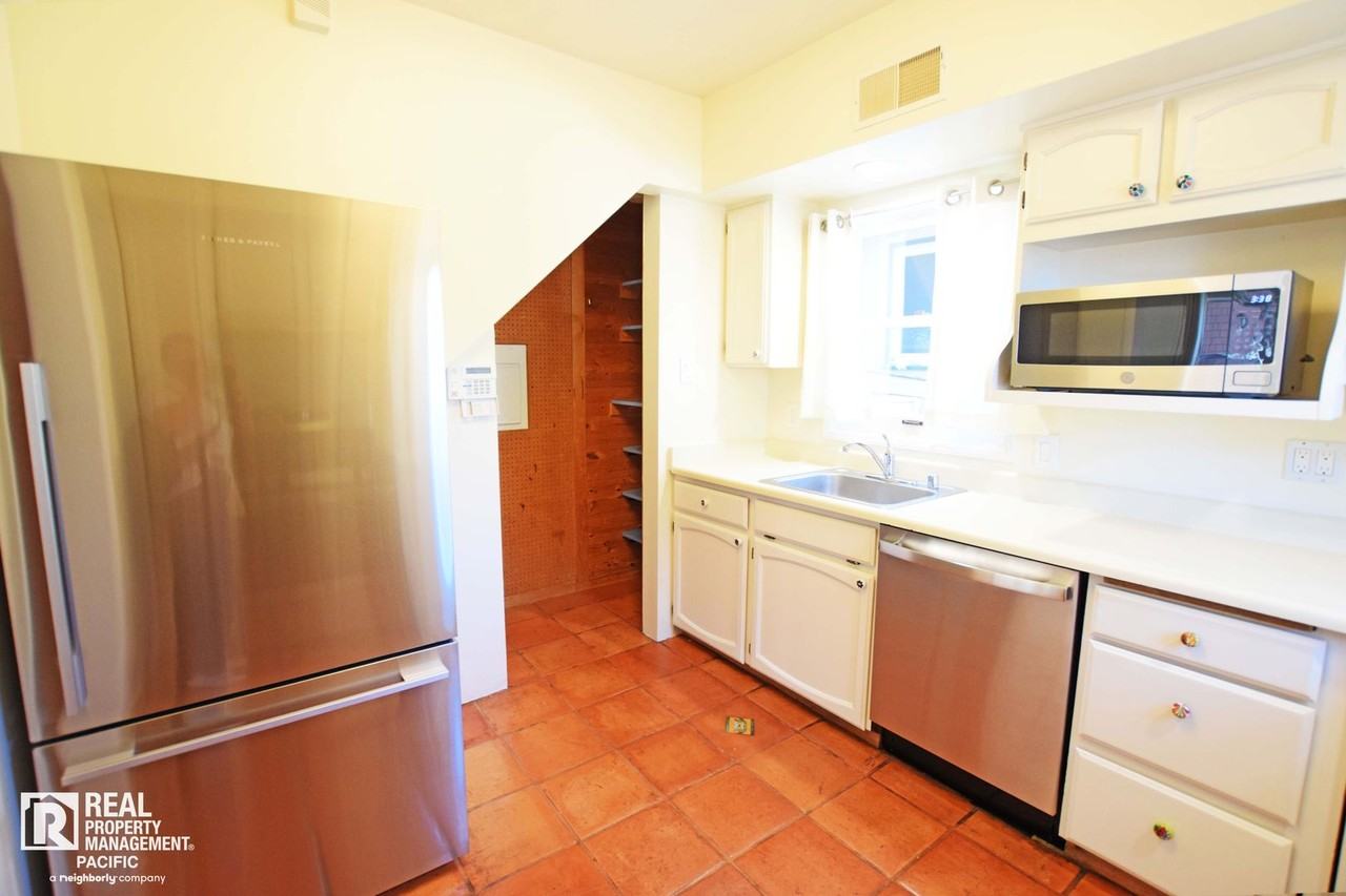 1917 7th St - Photo 7 of 29