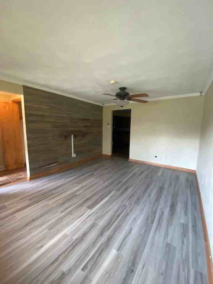 714 Mellen Dr - Photo 2 of 9