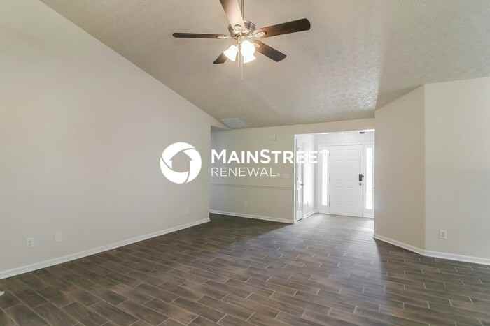 50 Cold Springs Ct - Photo 4 of 17