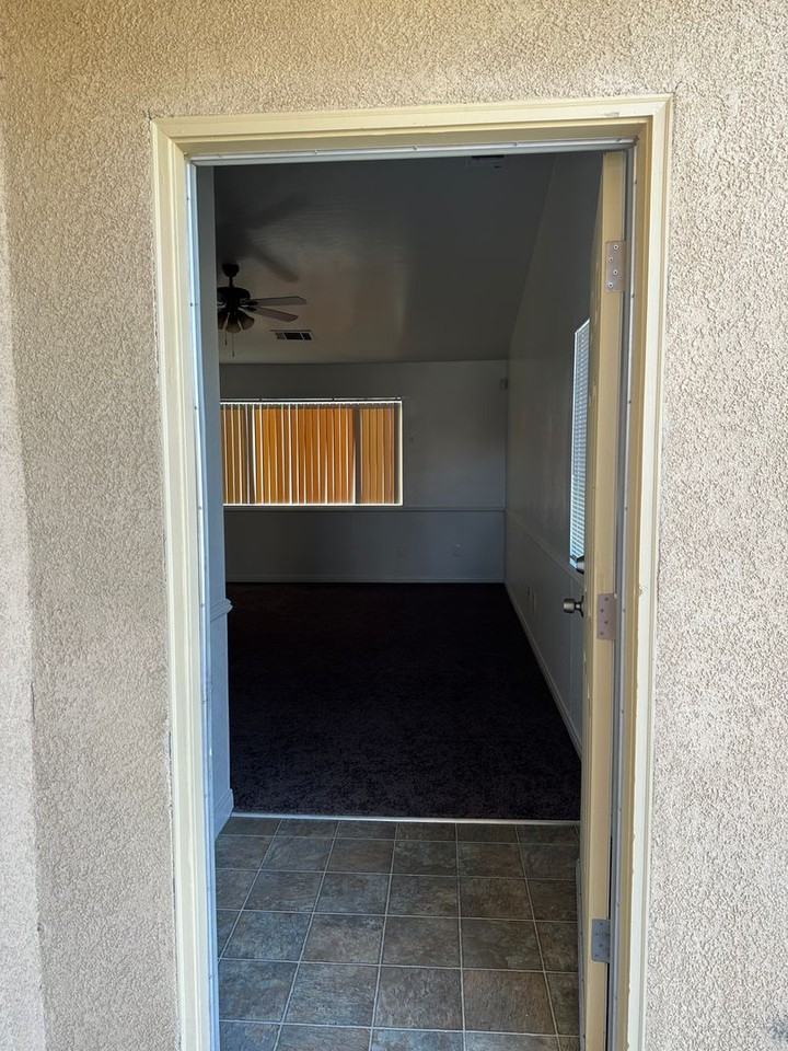 2417 January Dr - Photo 2 of 20