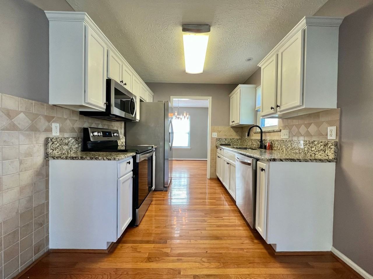 1401 Angel Ct - Photo 7 of 25