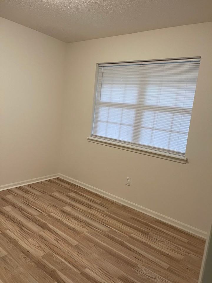 1715 S 124th East Ave - Photo 5 of 18