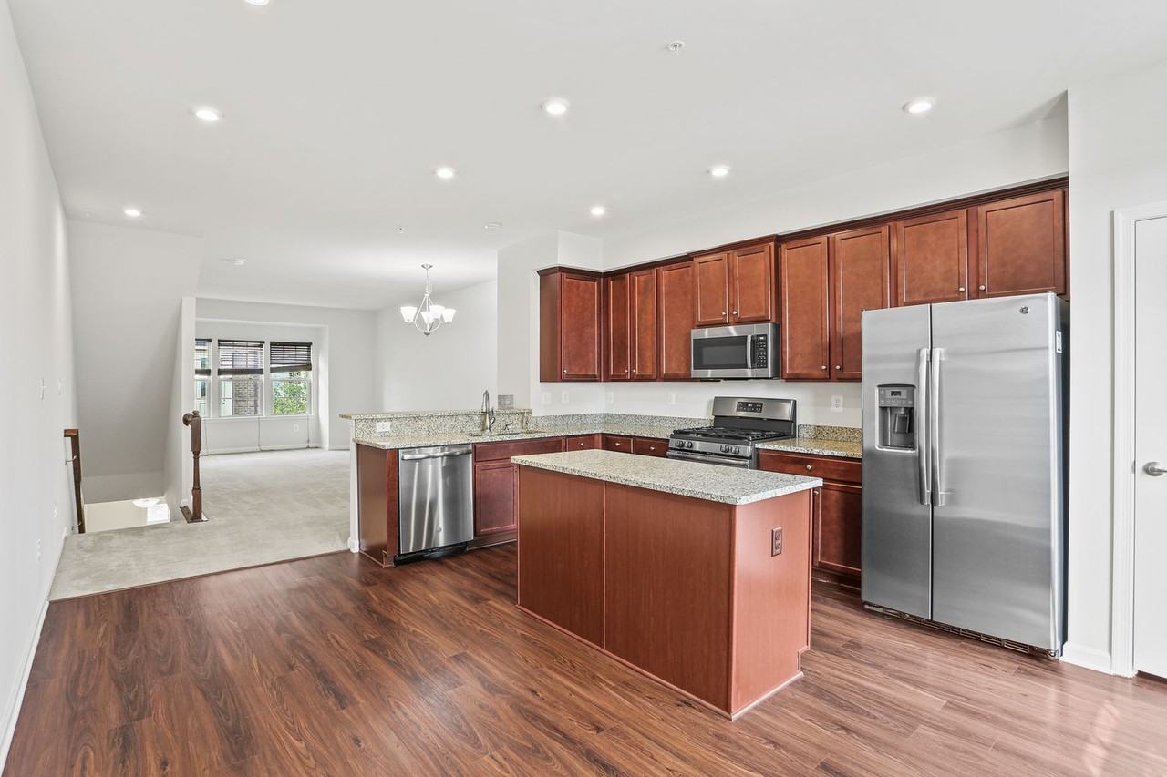 2923 Glendale Ave - Photo 5 of 17