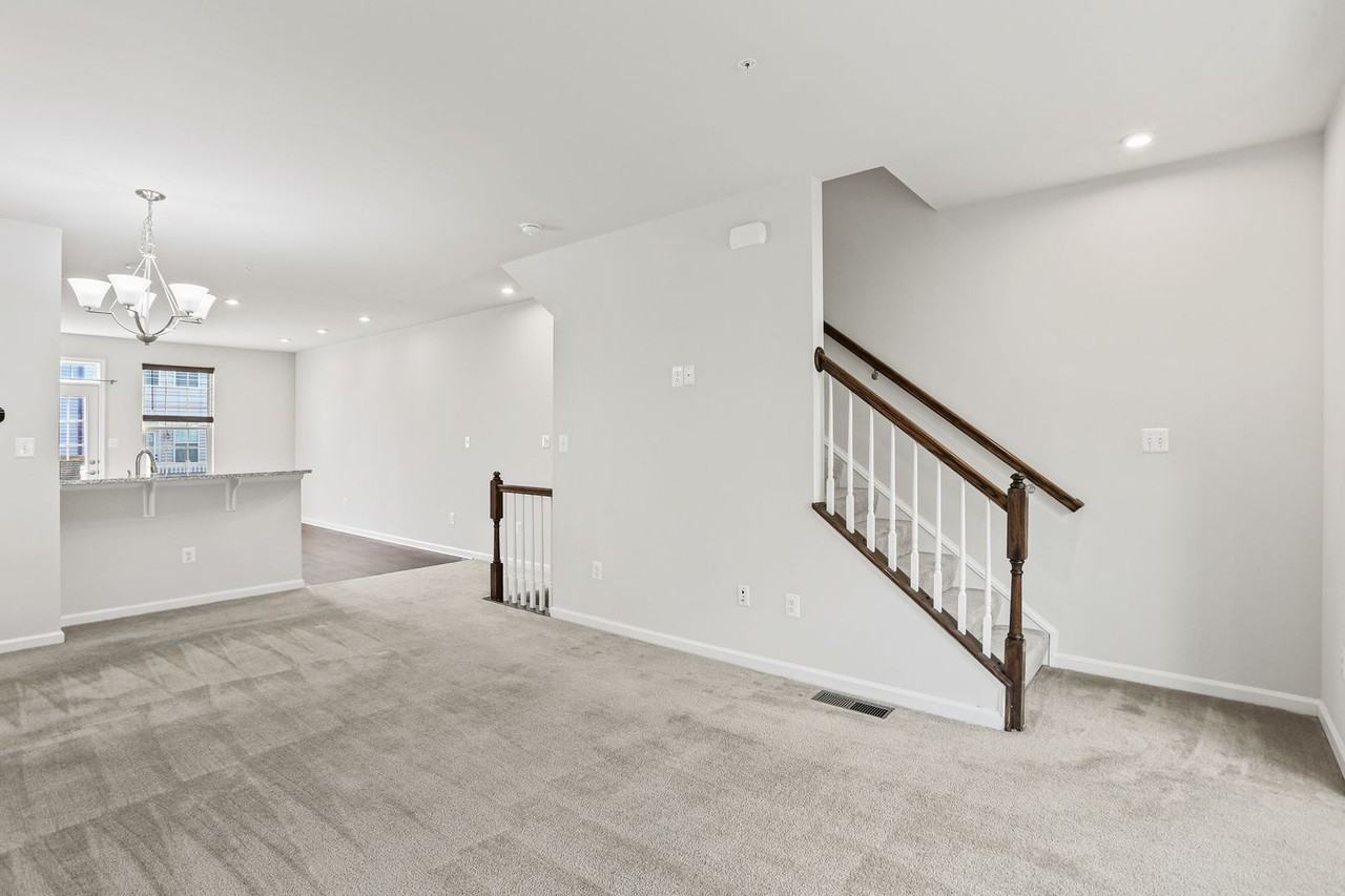 2923 Glendale Ave - Photo 7 of 17