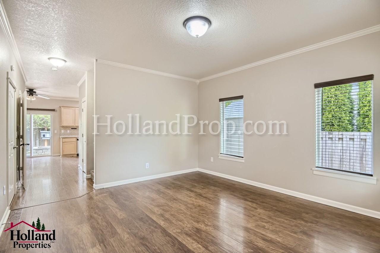 10135 Nw 312th Pl - Photo 4 of 28