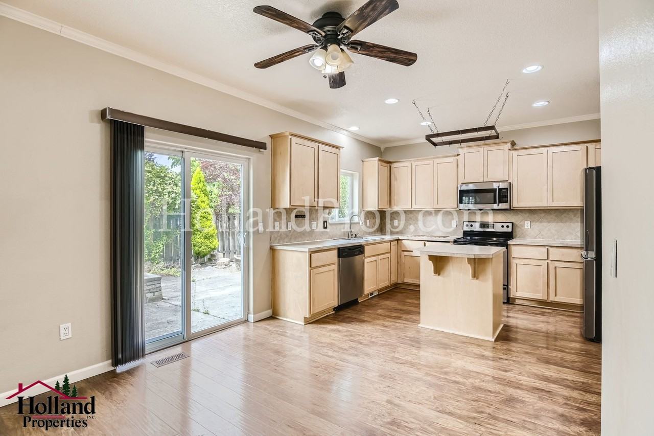 10135 Nw 312th Pl - Photo 7 of 28