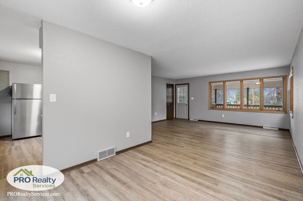 29510 29510 Kings Bluff Rd - Photo 2 of 35