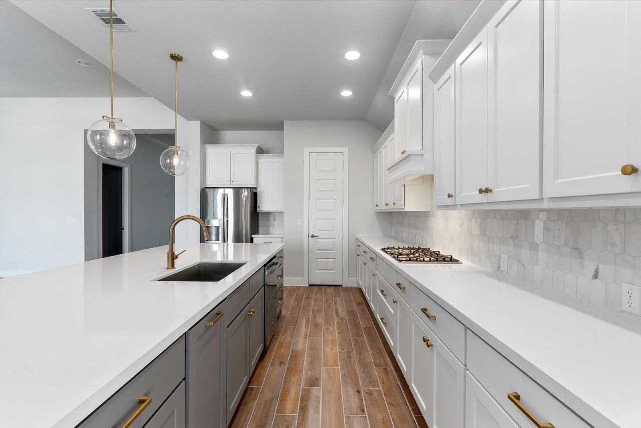 8516 Picnic House Path - Photo 7 of 39