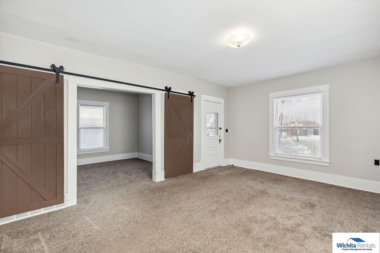 1717 S Water St - Photo 3 of 14