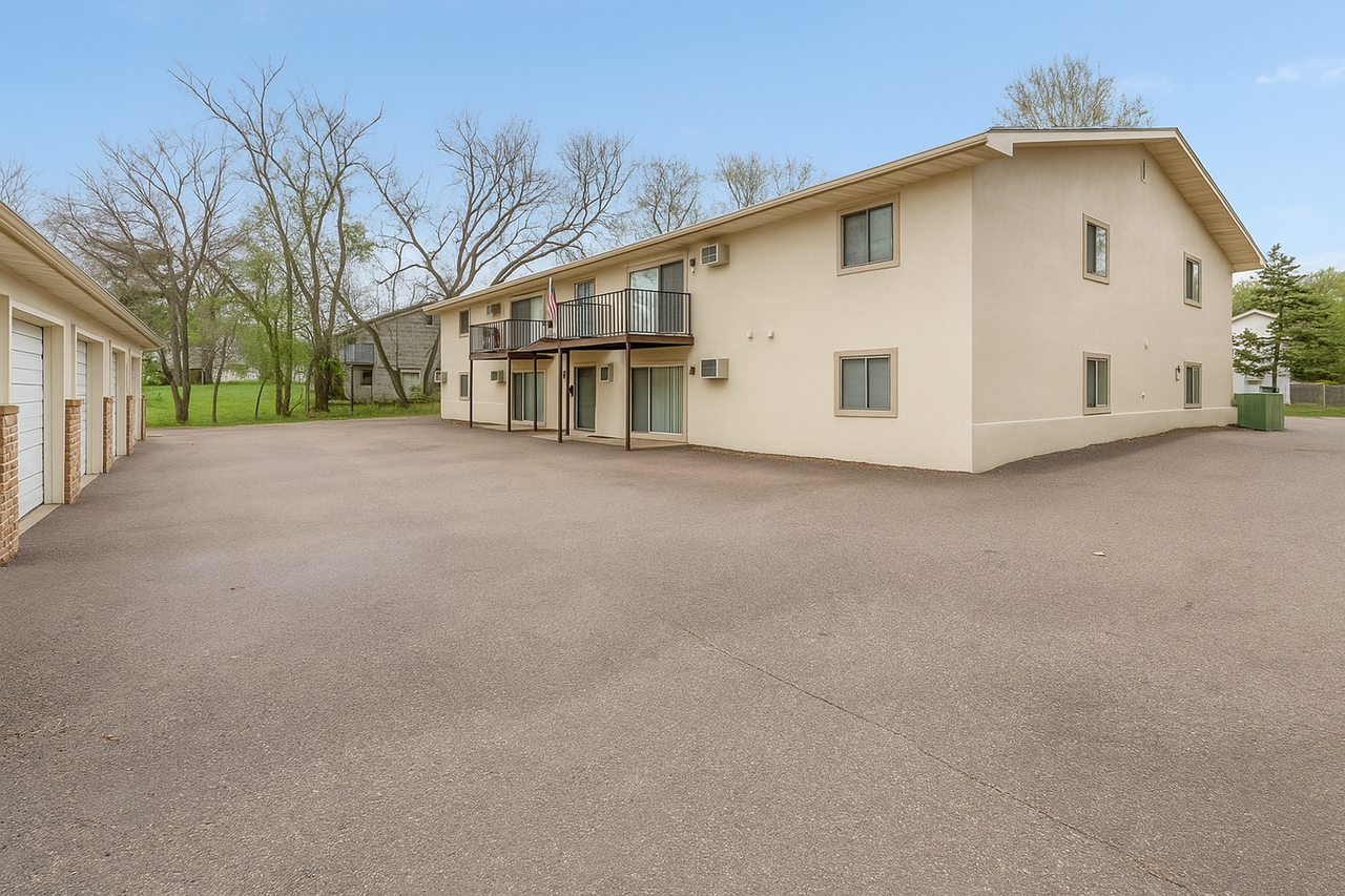 209 Clay St - Photo 6 of 8