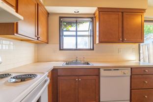 4434-42 NE Killingsworth - Photo 1 of 1