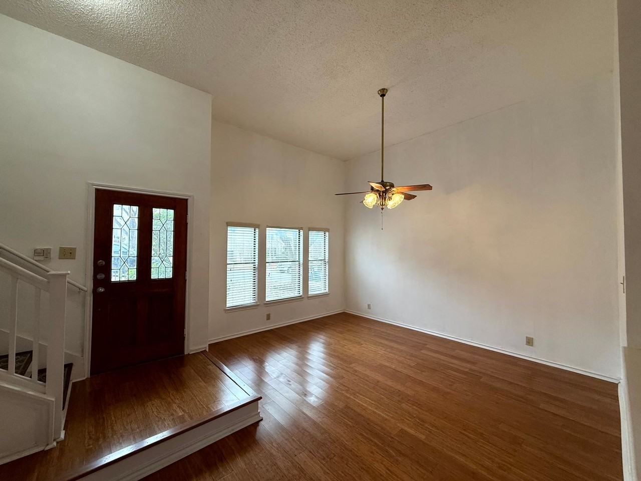 7734 Oakhill Park Dr - Photo 4 of 24