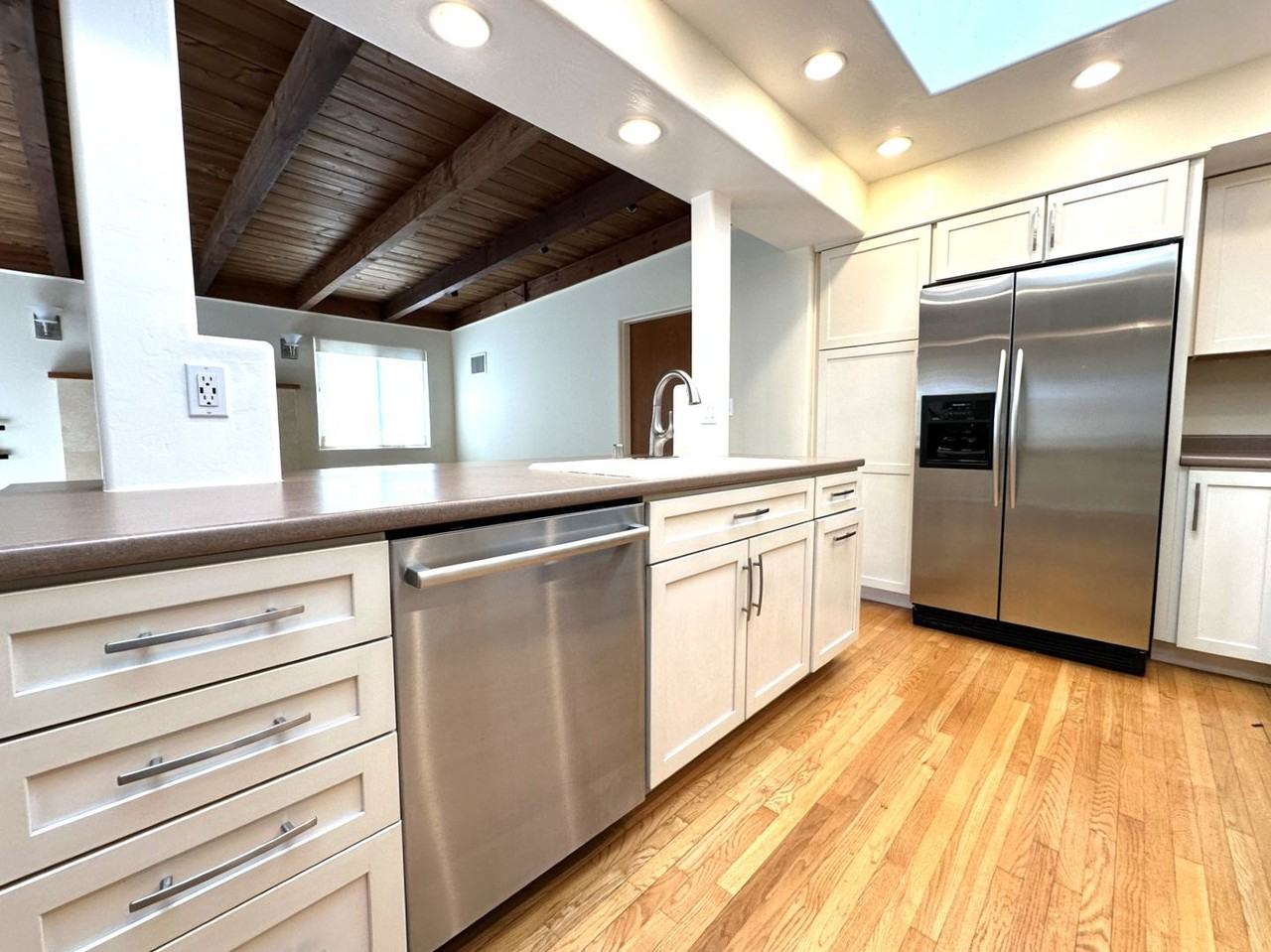 3553 Armstrong St - Photo 3 of 19