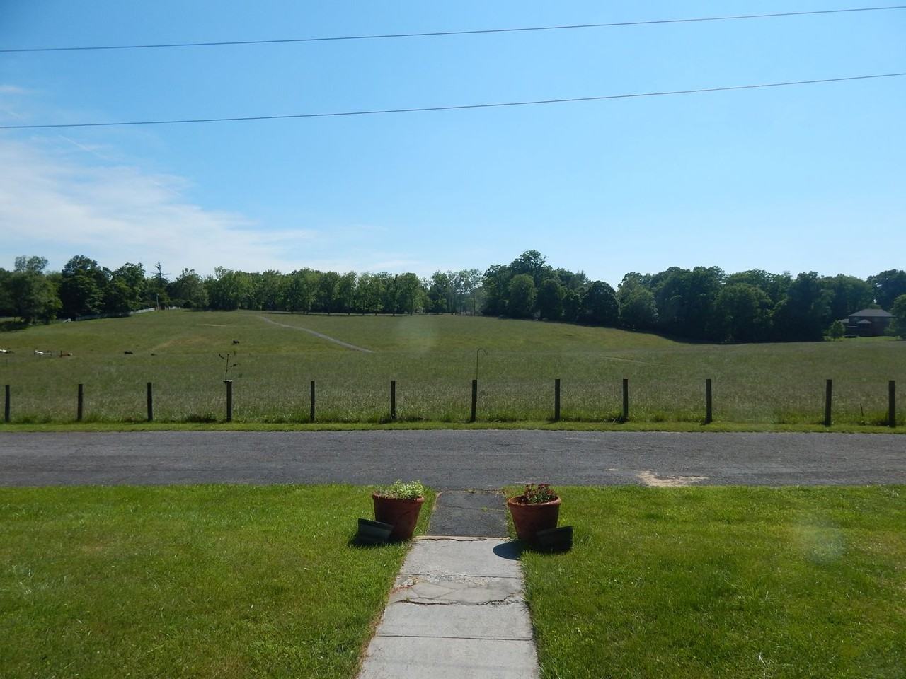 300 Monticello Ln - Photo 5 of 29