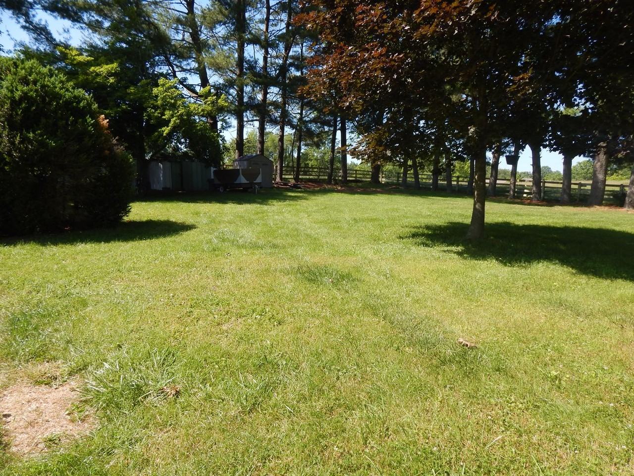 300 Monticello Ln - Photo 6 of 29