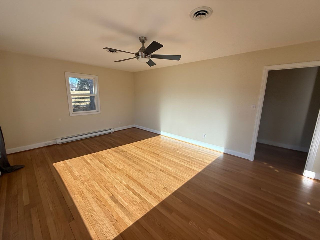 300 Monticello Ln - Photo 7 of 29