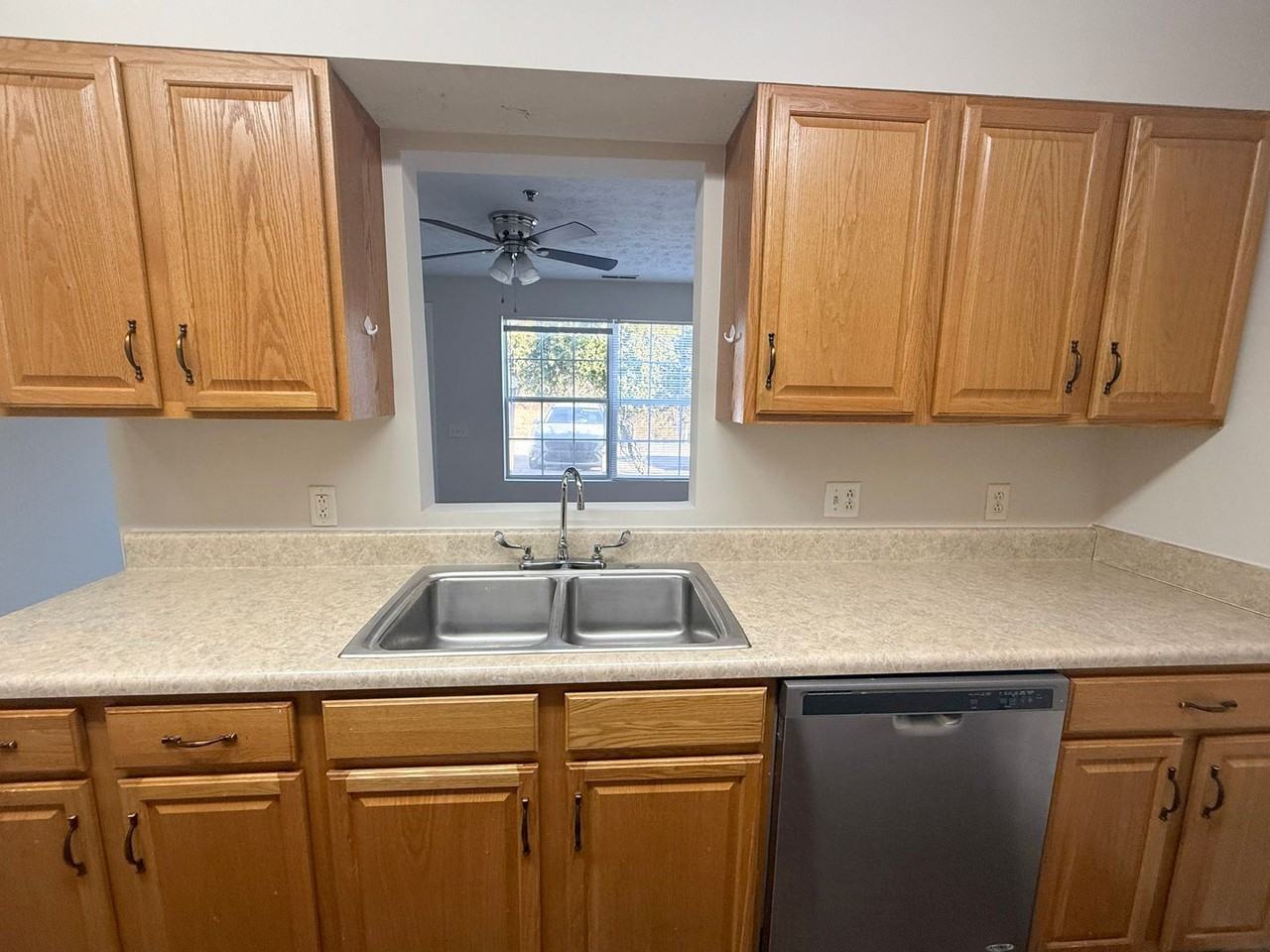 1830 S Jefferson Ave - Photo 5 of 17