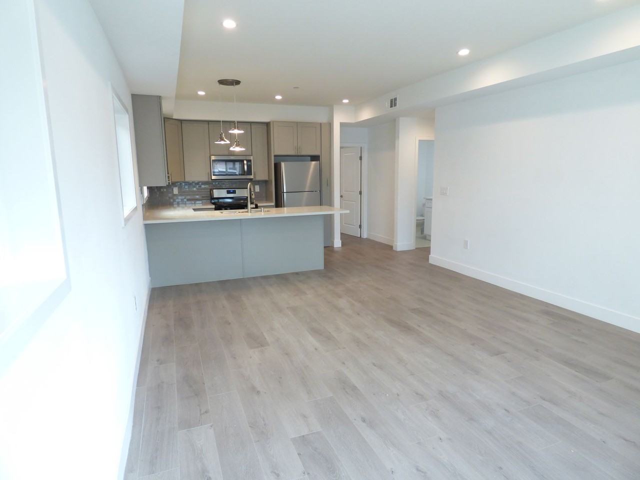 1258 N Hobart Blvd - Photo 3 of 16