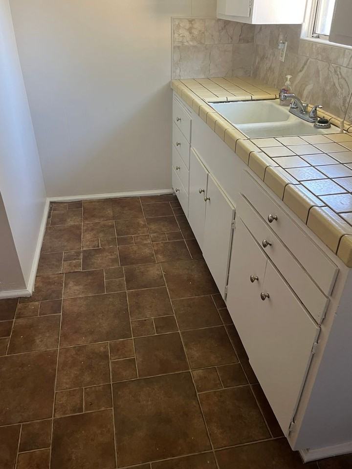 19133 Grace St - Photo 2 of 8