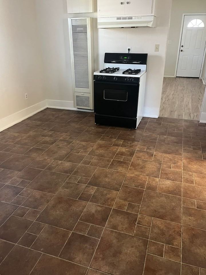 19133 Grace St - Photo 3 of 8