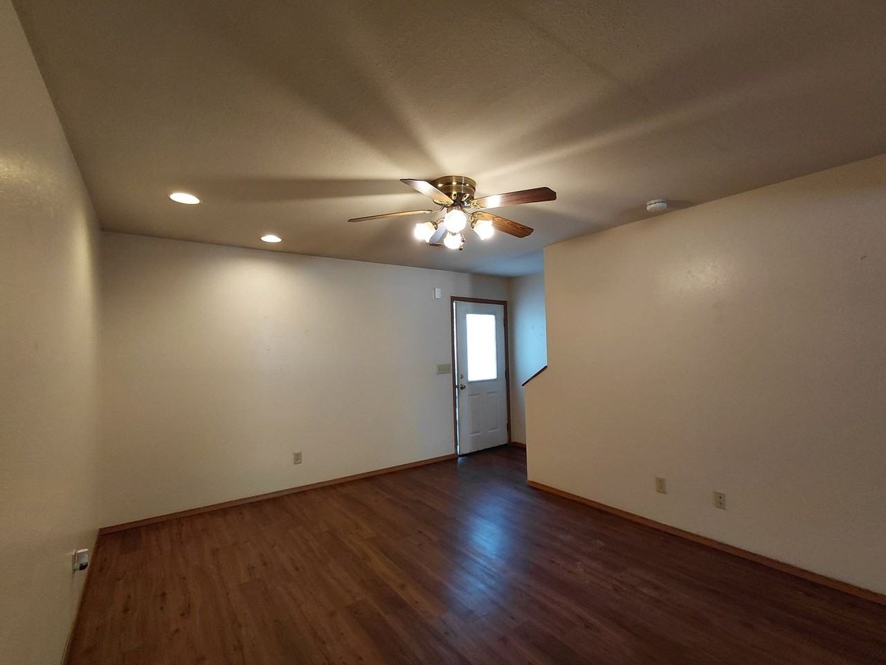 24950 Scenic Dr - Photo 3 of 13